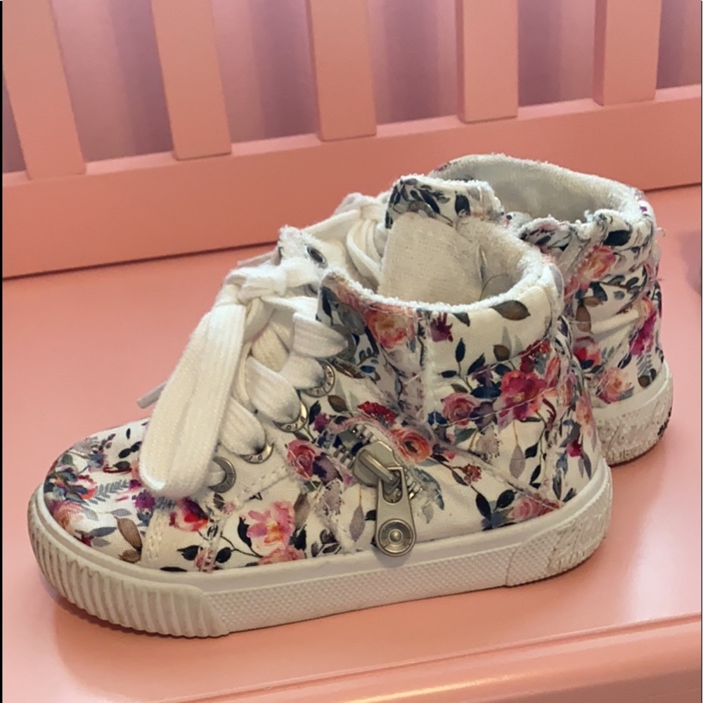 Blowfish Toddler Shoes (size 6)
